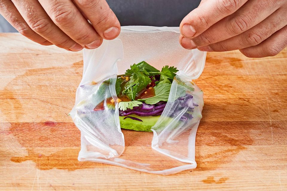 Sommerrollen mit Hackfleisch oder Tofu Rezept - [ESSEN UND TRINKEN]