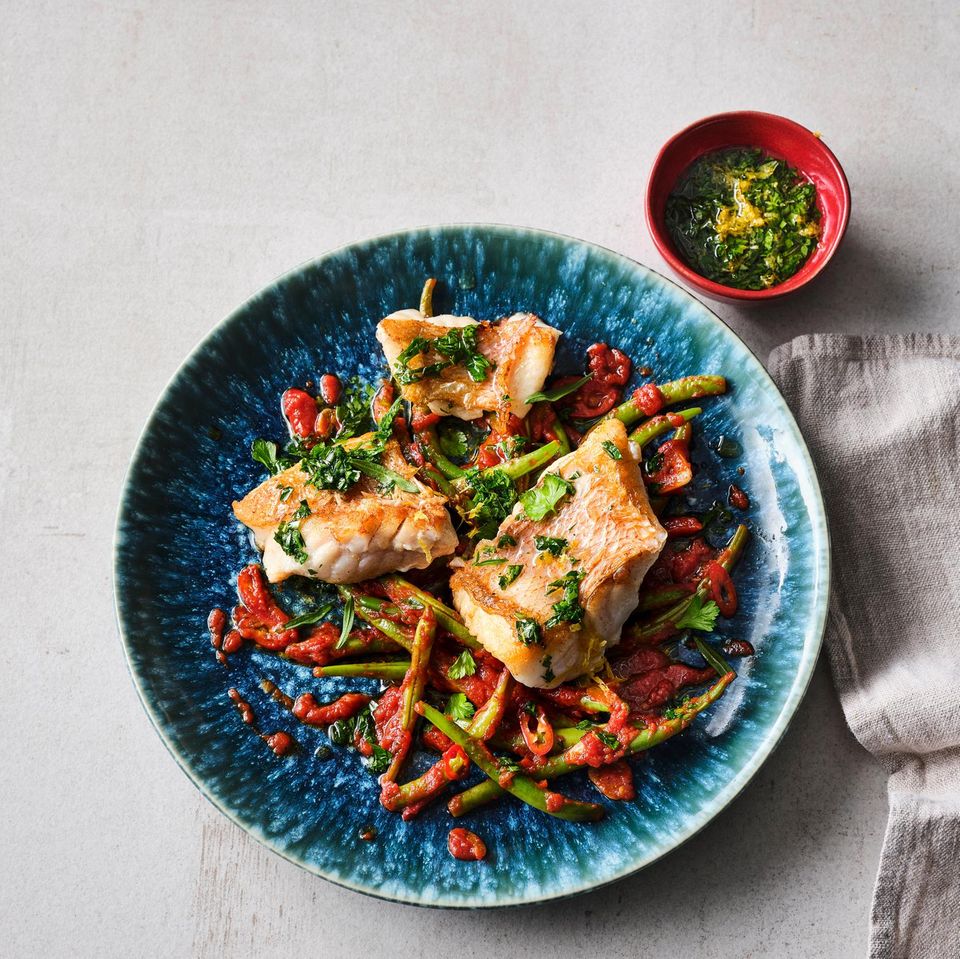 Rotbarsch mit Schmorbohnen Rezept - [ESSEN UND TRINKEN]