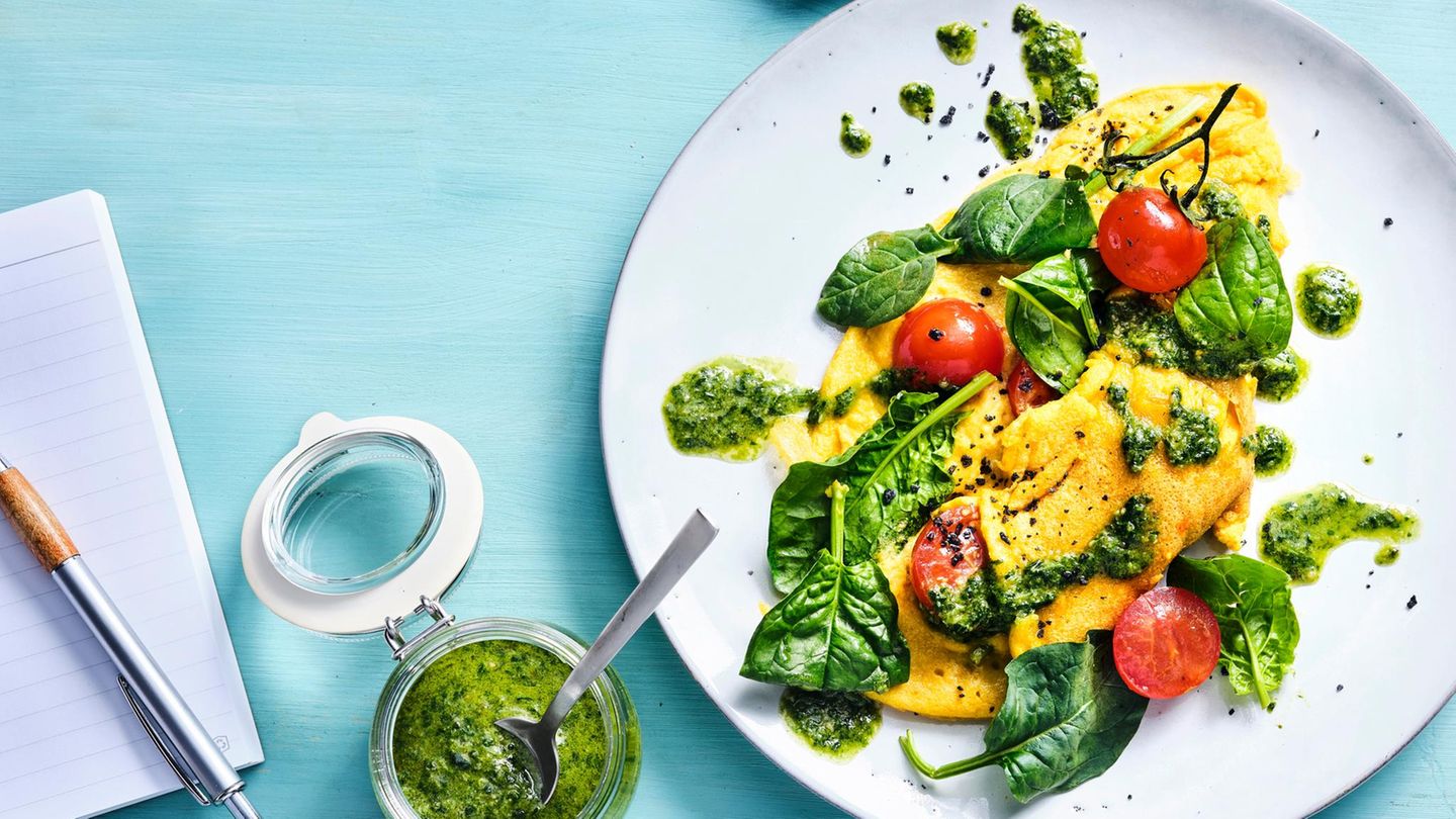 Spinat-Omelett mit Pesto Rezept