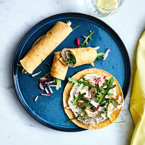 Tortilla-Wraps mit Forellencreme und Rucola