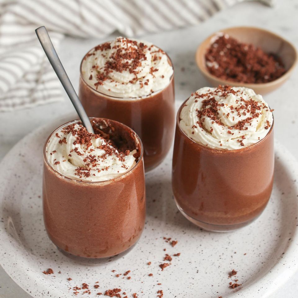 Vegane Mousse au Chocolat: Rezept mit Aquafaba - [ESSEN UND TRINKEN]
