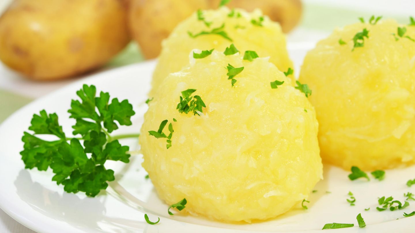 Kartoffelklöße: Grundrezept und Tipps
