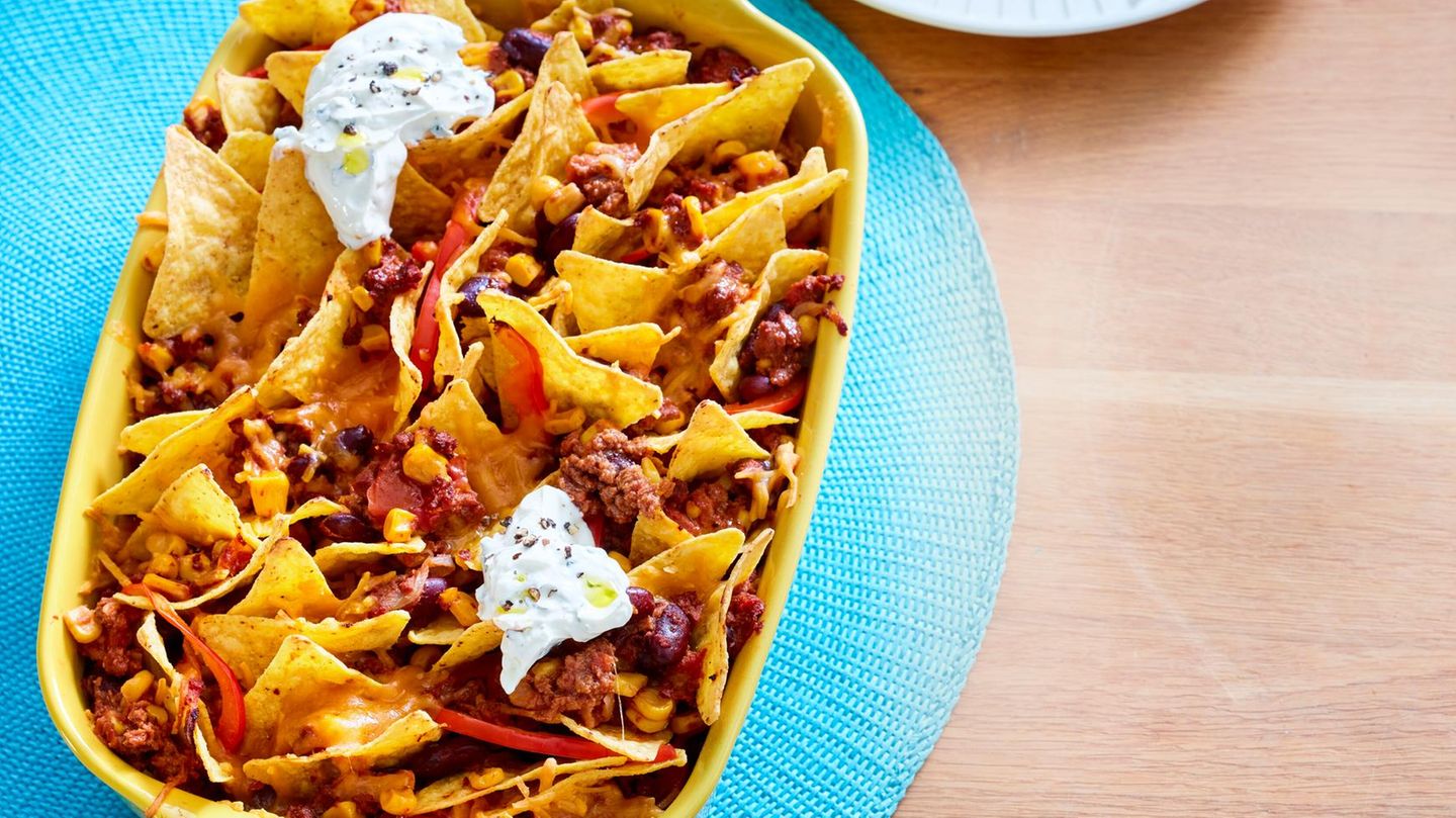 Vegetarischer Taco-Auflauf mit Kräuterschmand Rezept