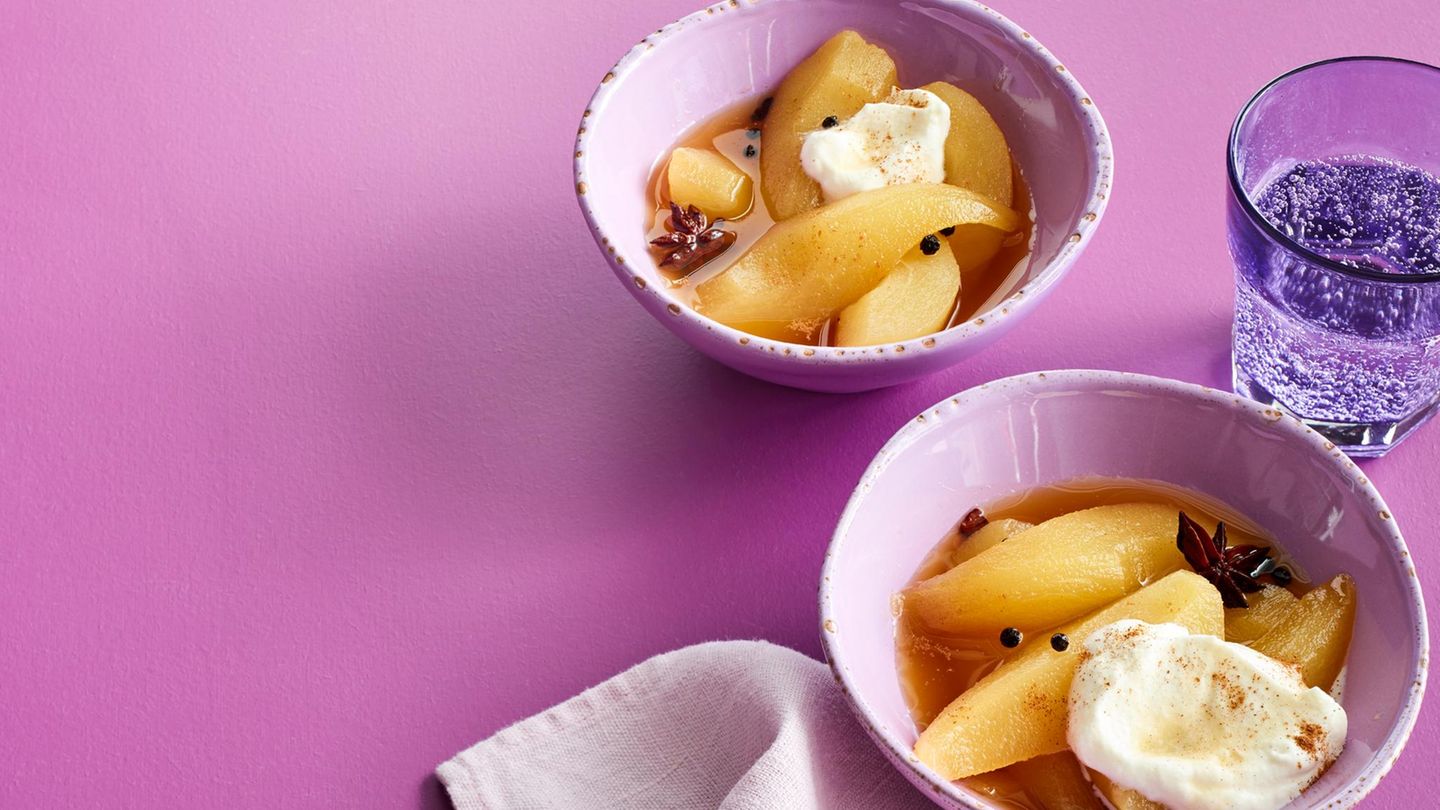 Gewürz-Birnen mit Rum-Sahne Rezept - [ESSEN UND TRINKEN]