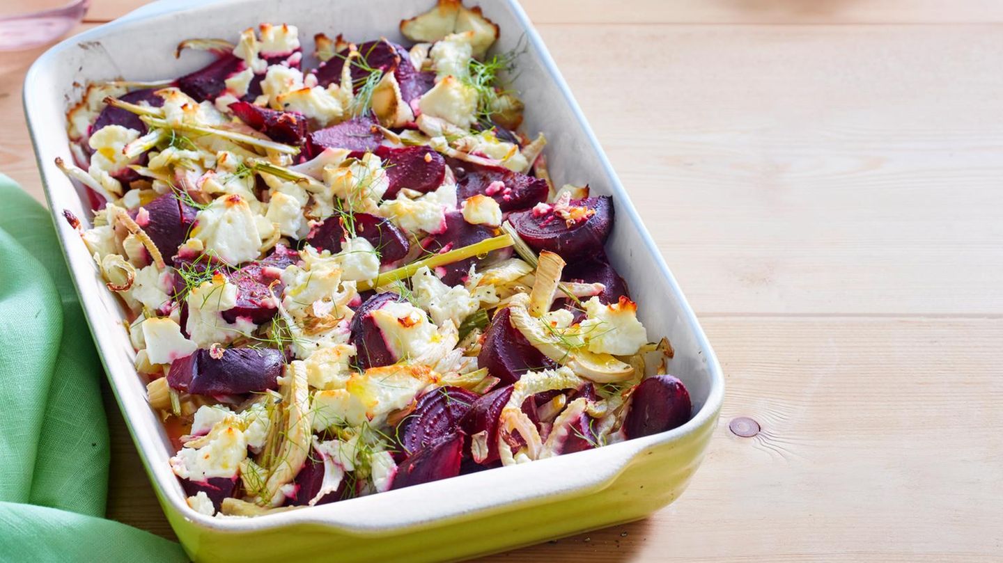 Rote-Bete-Fenchel-Auflauf mit Walnuss-Joghurt Rezept