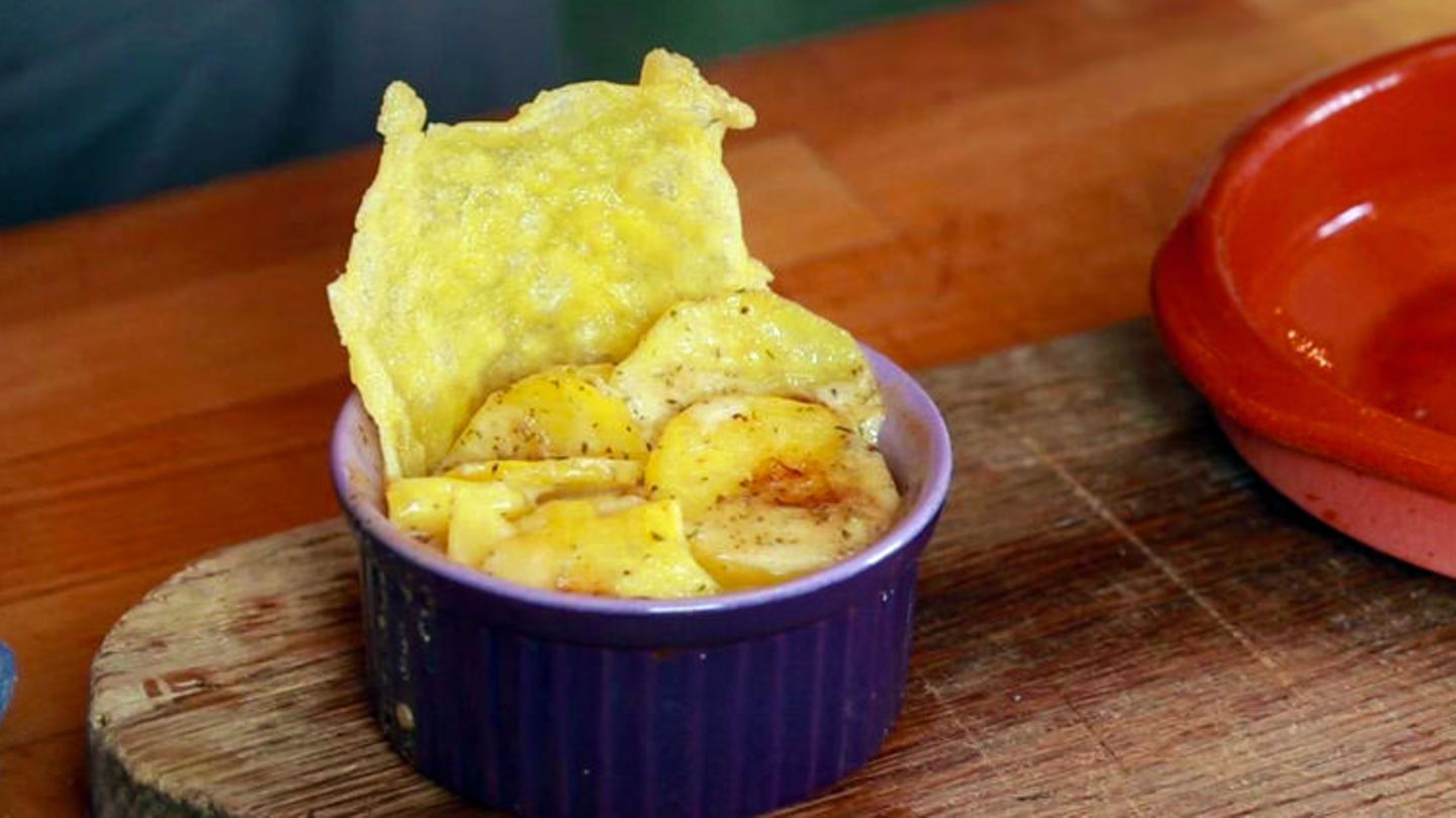 Kleine Kartoffelgratins mit Käsechips von Fabio Haebel Rezept