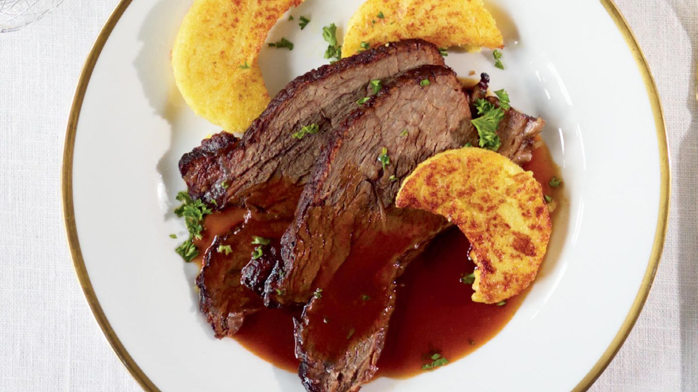 Rinderschmorbraten mit feiner Bratensauce: weihnachtliches Rezept ...