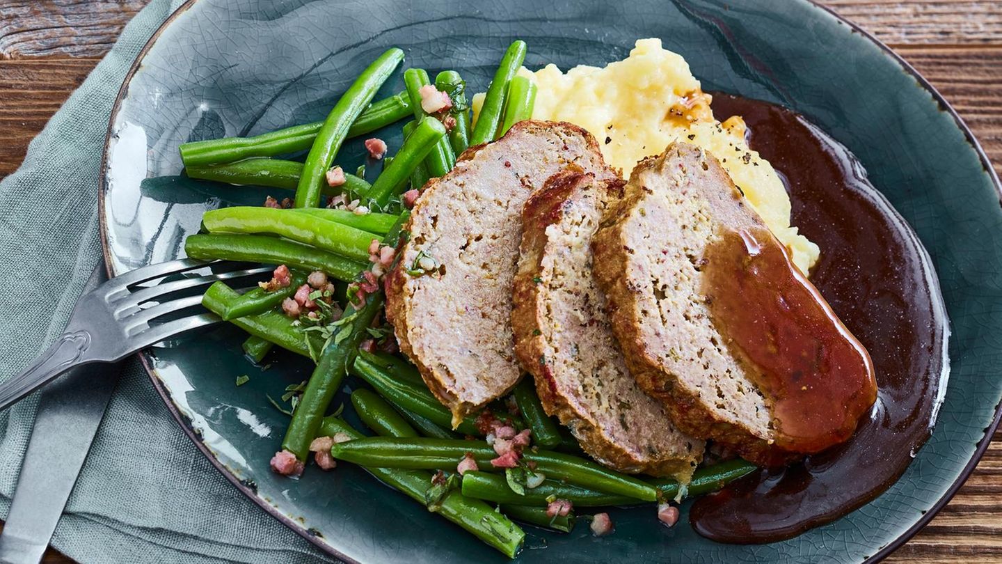 Einfacher Hackbraten aus dem Ofen – so wird er innen saftig, außen knusprig