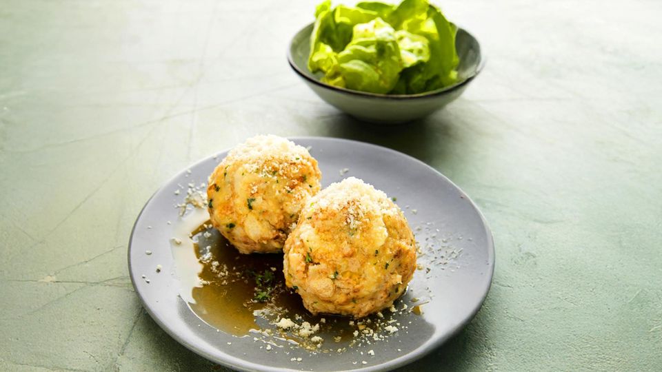 Grundrezept Semmelknödel Rezept - [ESSEN UND TRINKEN]
