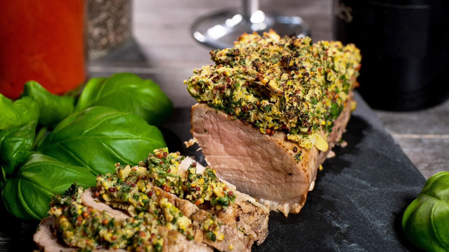 Schweinemedaillons mit Kürbiskruste Rezept - [ESSEN UND TRINKEN]