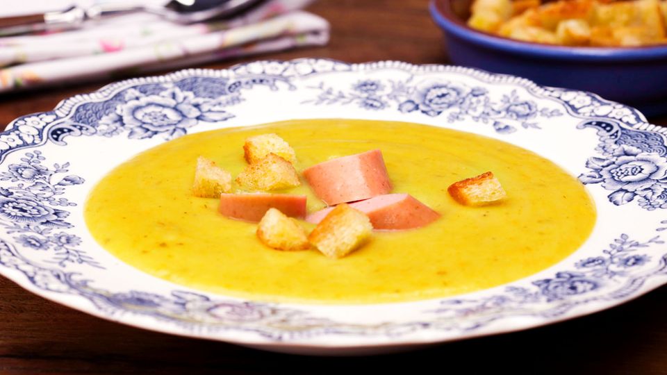 Kartoffelsuppe mit Wiener Würstchen Rezept - [ESSEN UND TRINKEN]