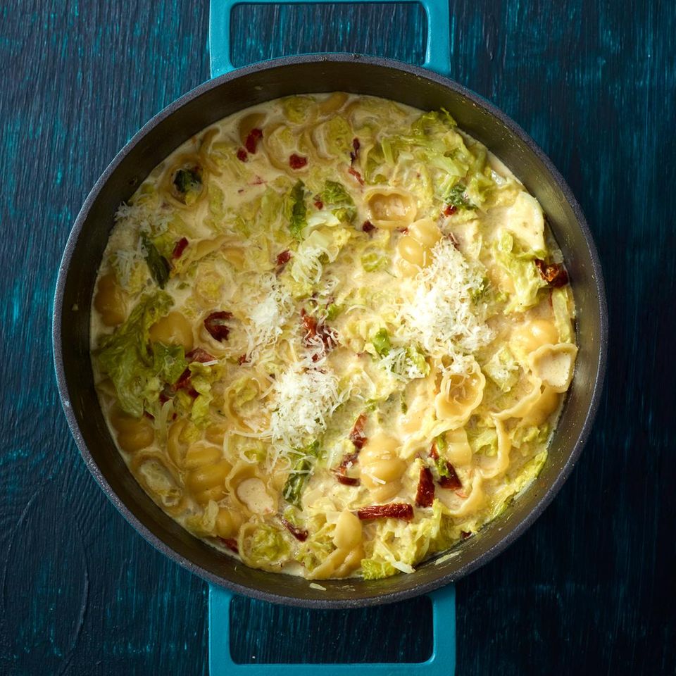 One-Pot-Pasta-Wirsing-Topf Rezept - [ESSEN UND TRINKEN]