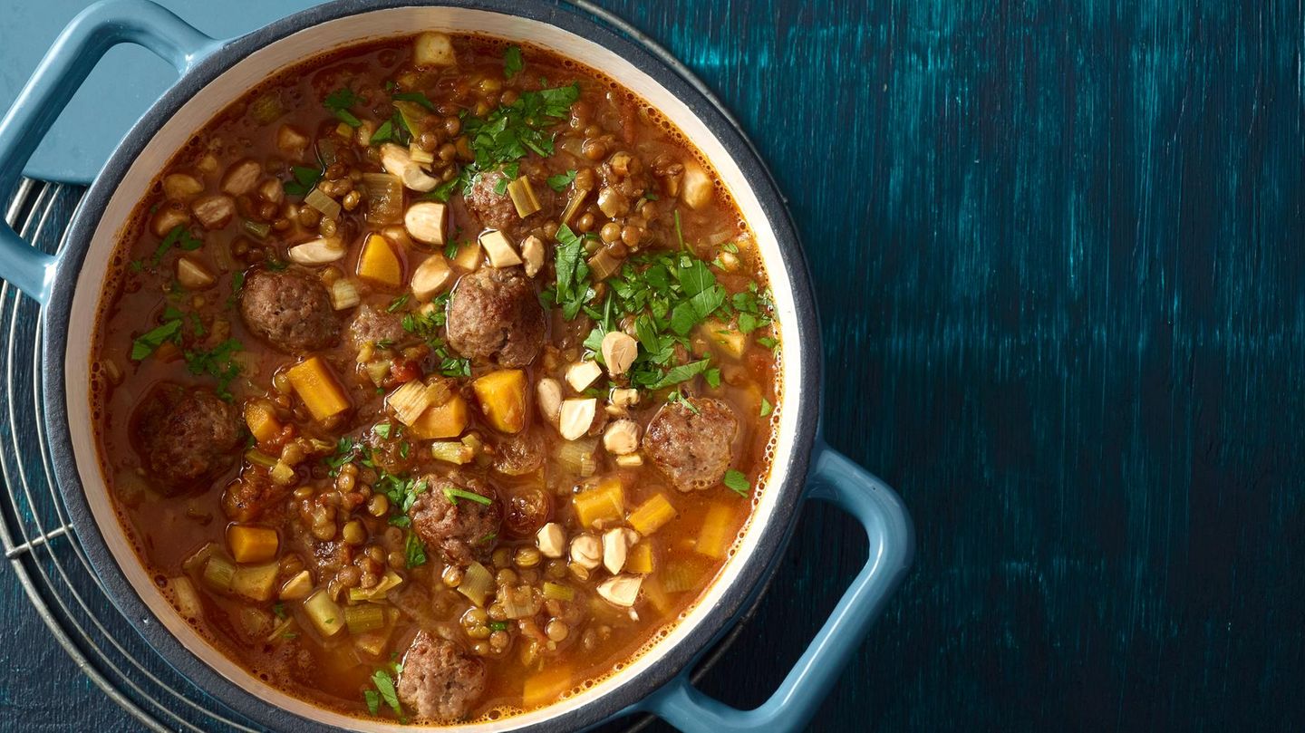 Linseneintopf mit Mettbällchen Rezept
