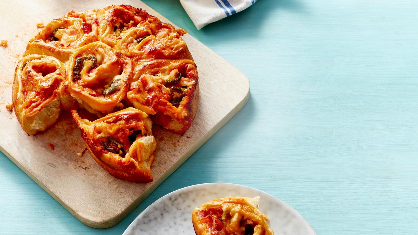 Große Pizza-Schnecke mit Bacon und Jalapeños Rezept