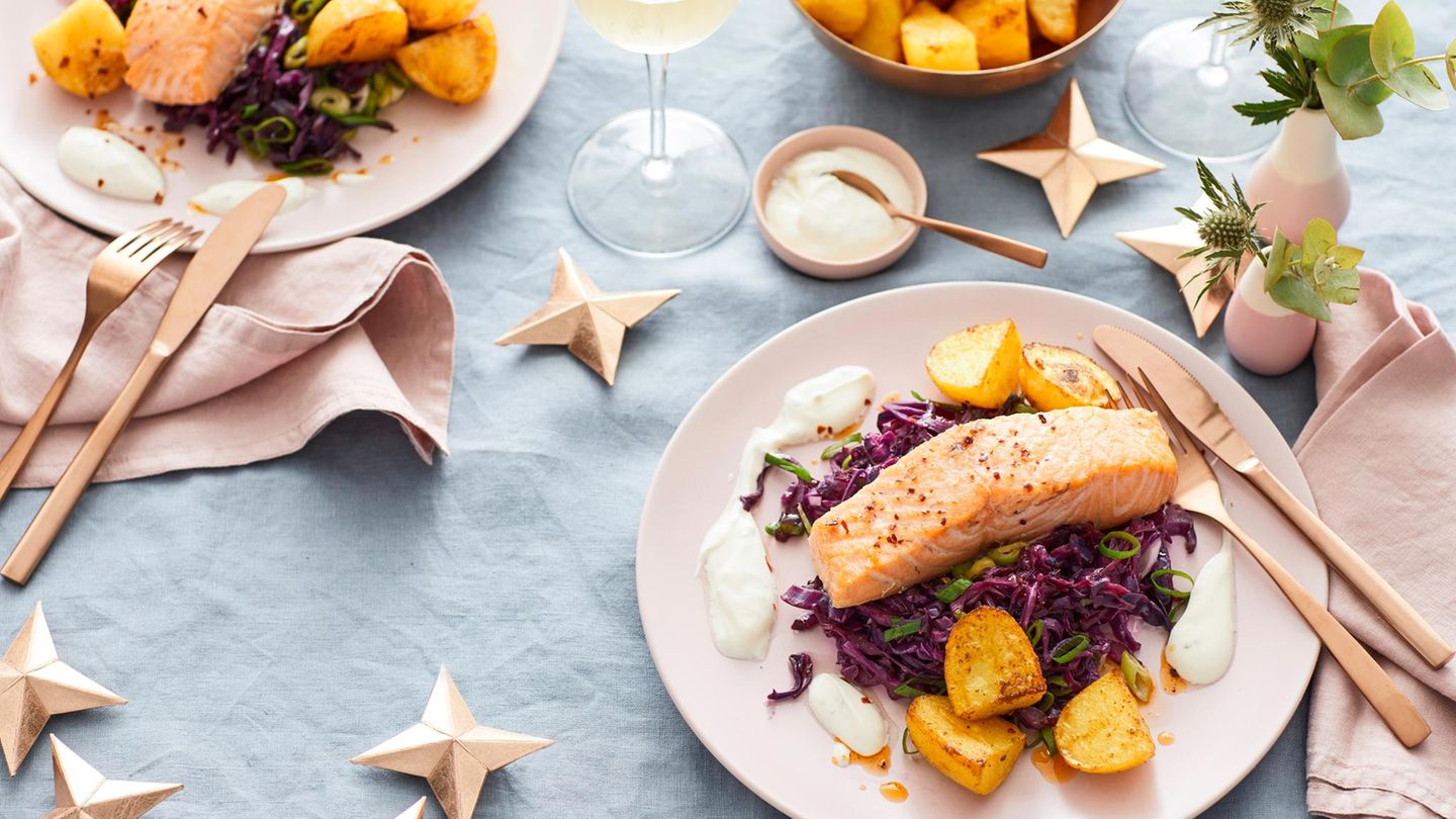 Lachs mit lauwarmem Rotkohl Rezept