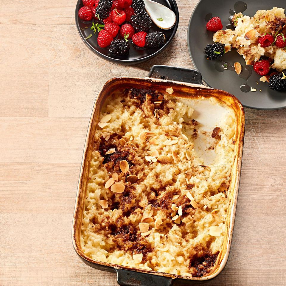 Gebackener Milchreis mit Beeren Rezept - [ESSEN UND TRINKEN]