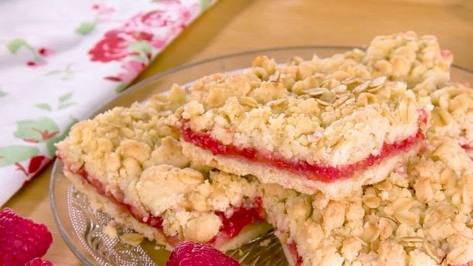 Aprikosen-Mohnkuchen mit Streuseln: sommerlicher Blechkuchen - [ESSEN ...