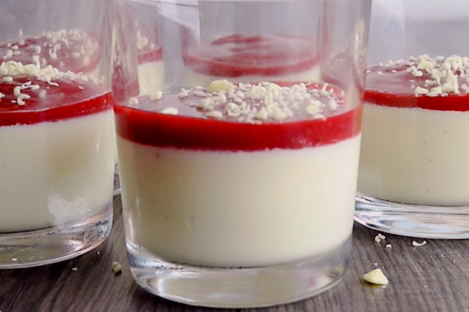 Erdbeer Panna Cotta Rezept - [ESSEN UND TRINKEN]