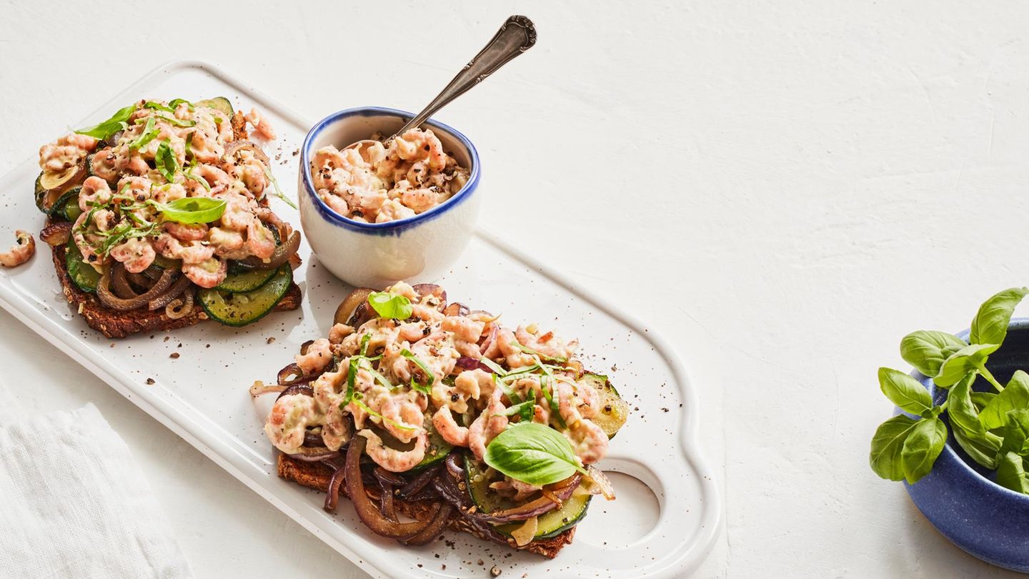 Krabbenbrot mit Zucchini und Basilikum Rezept