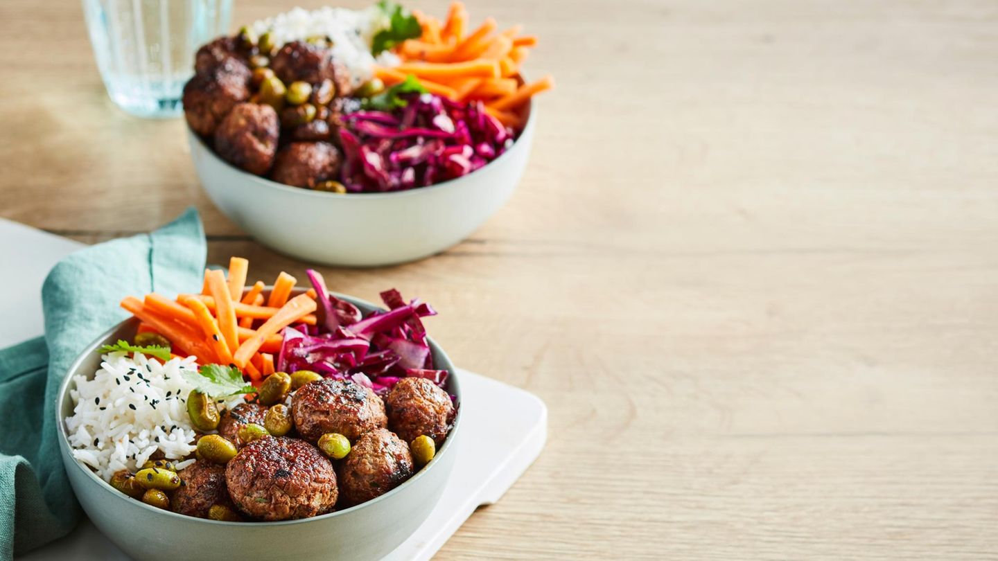 Hackbällchen-Reis-Bowl Rezept