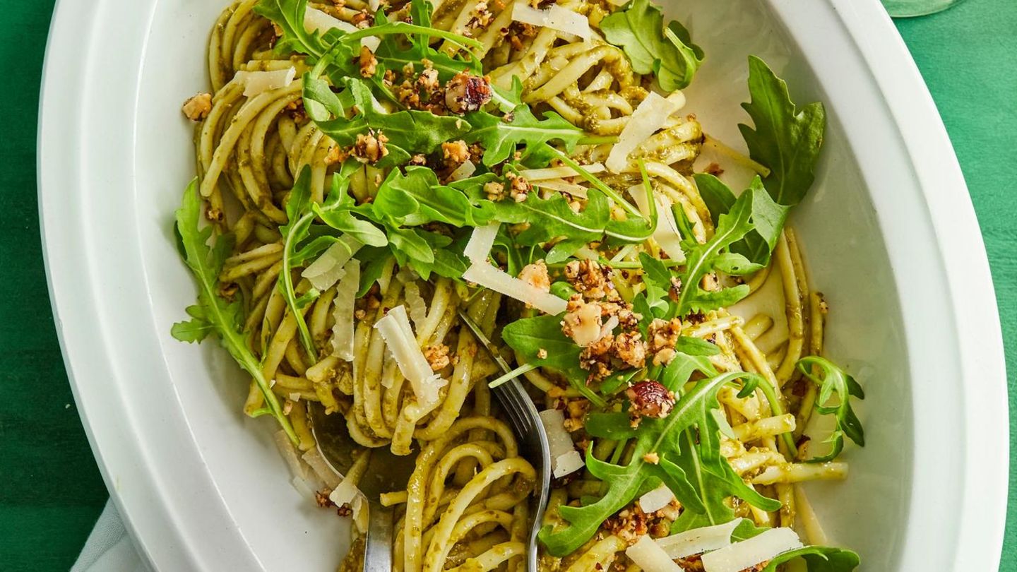 Rucola-Pasta mit Pesto Rezept - [ESSEN UND TRINKEN]