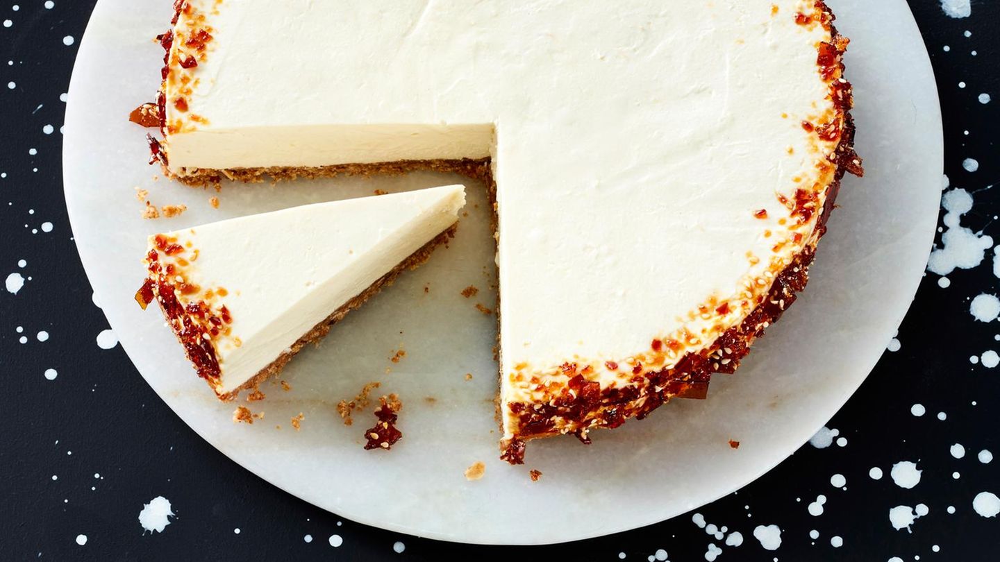 No-Bake-Cheesecake mit Sesam-Krokant Rezept