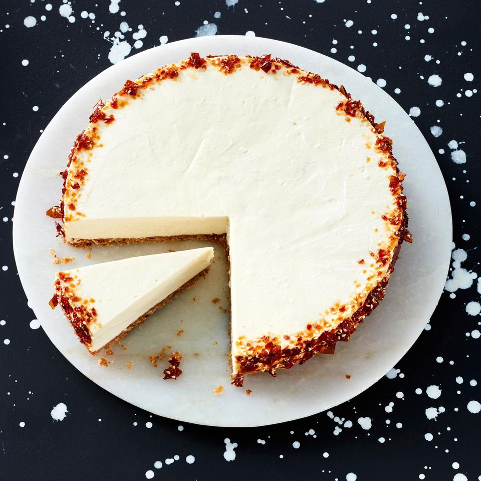 No-Bake-Cheesecake mit Sesam-Krokant Rezept - [ESSEN UND TRINKEN]