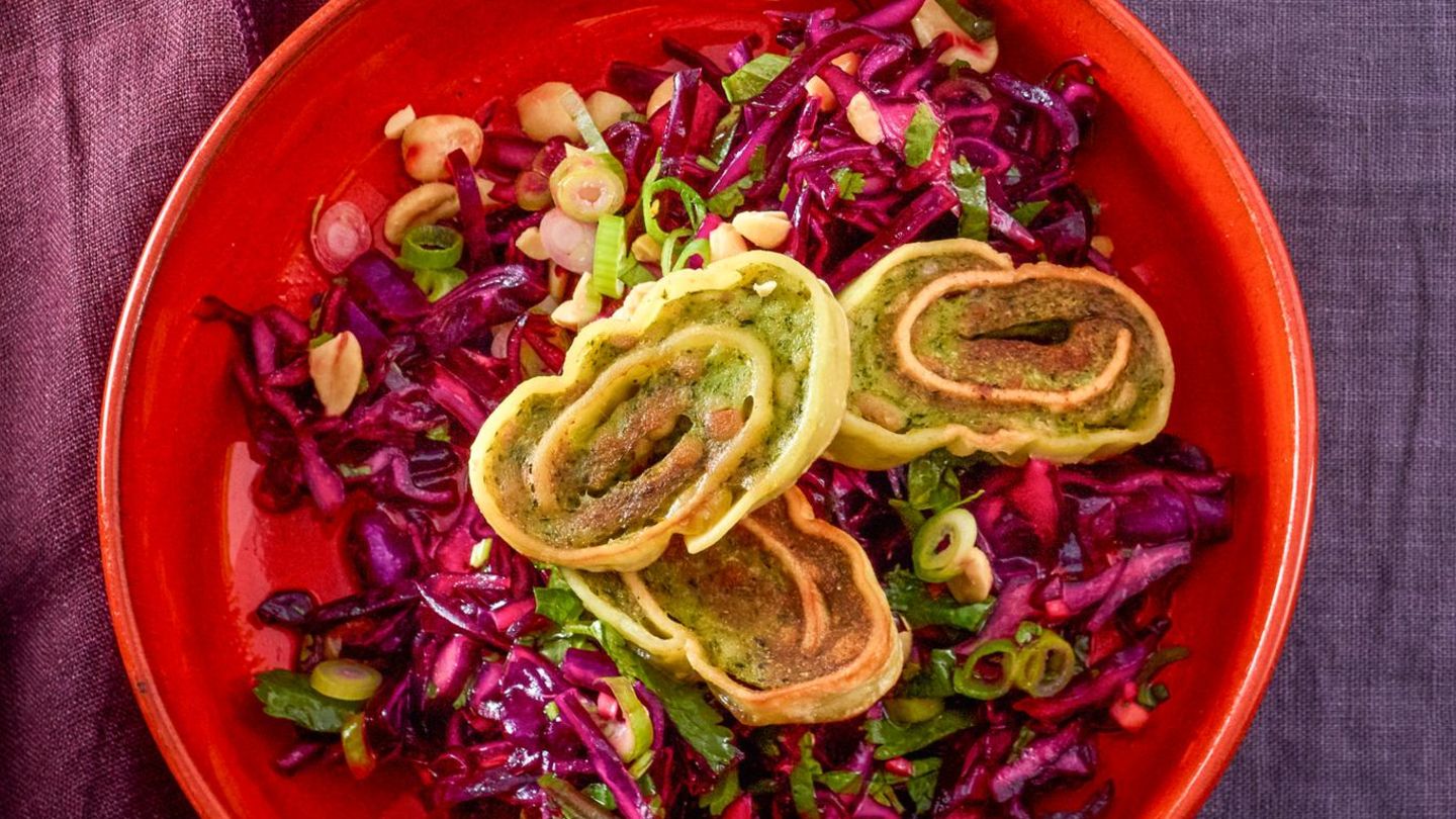 Rotkohlsalat mit Maultaschen Rezept