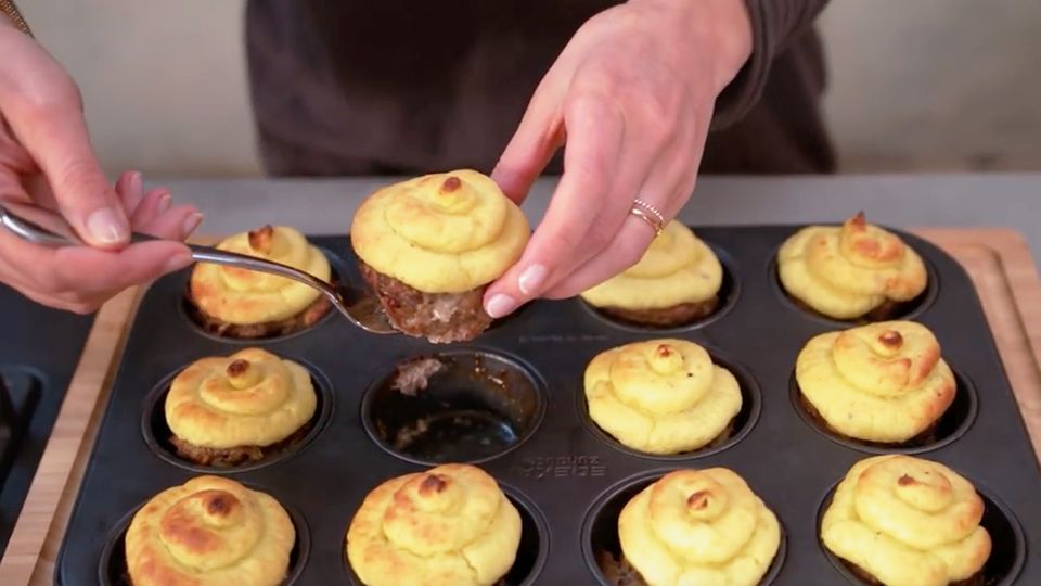 Hackfleisch-Muffins mit Kartoffelpüreehaube