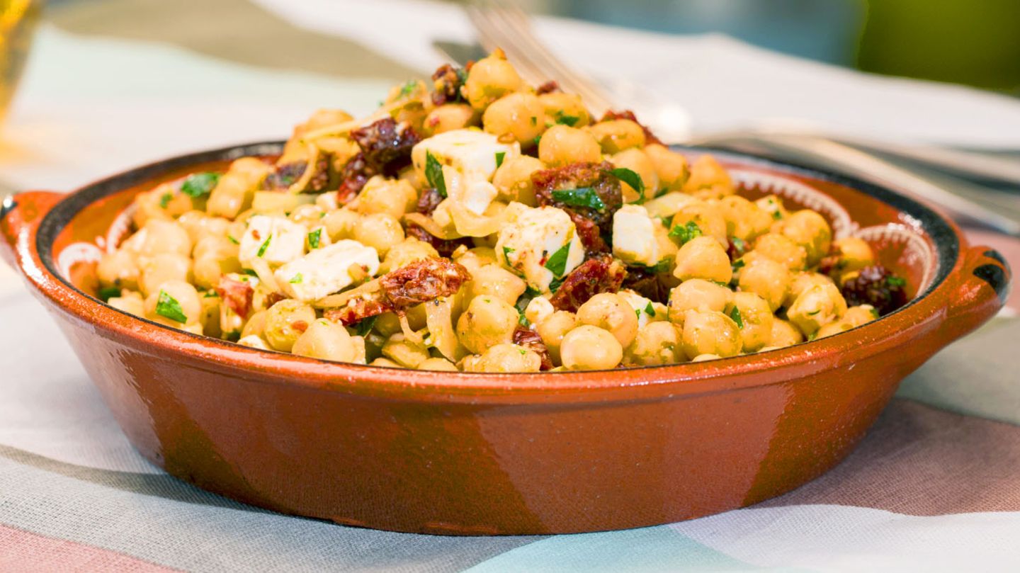 Kichererbsensalat mit Feta: schnelles Rezept