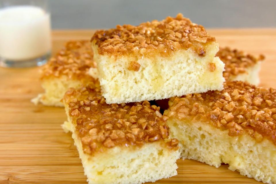 Buttermilch-Blechkuchen - [ESSEN UND TRINKEN]