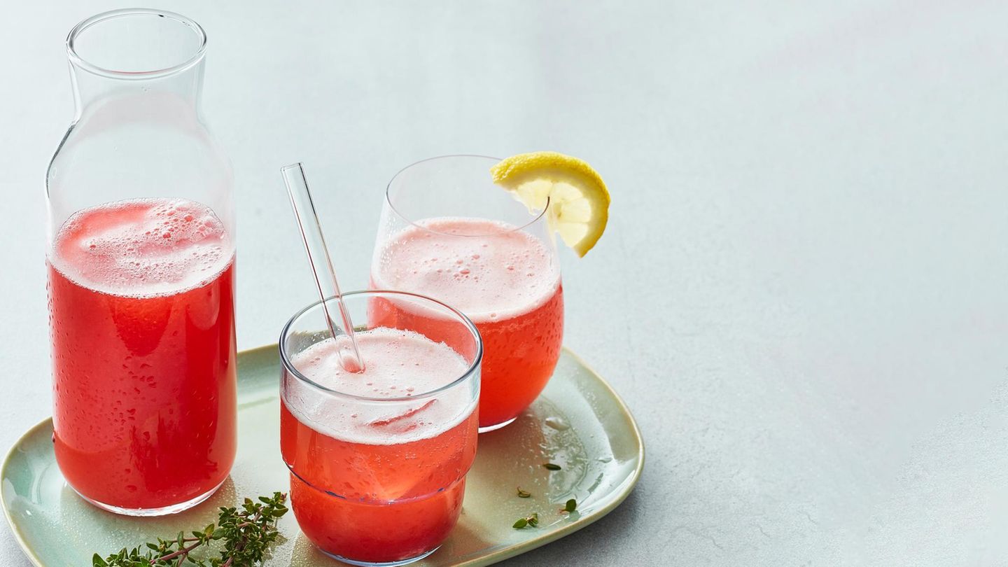 Rharbarberschorle mit Thymian Rezept