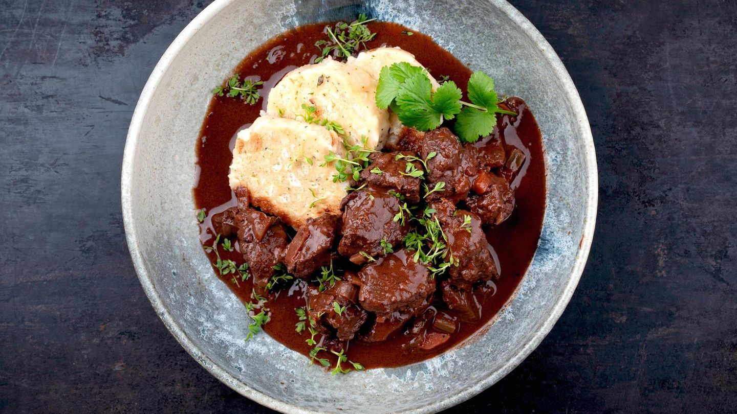 Zartes Rehgulasch – nach Omas Art