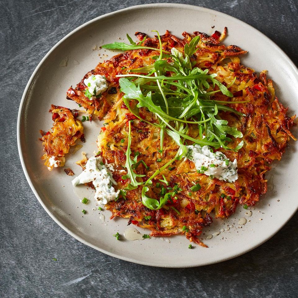 Kartoffel-Gemüse-Rösti: vegetarisch &amp; knusprig - [ESSEN UND TRINKEN]