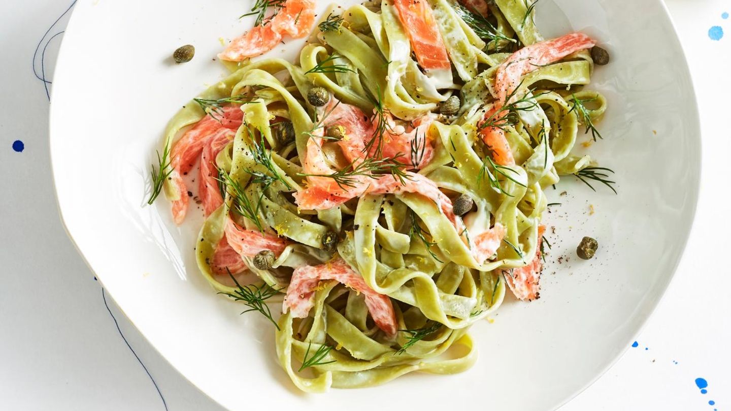 Tagliatelle mit Räucherlachs: schnell & einfach