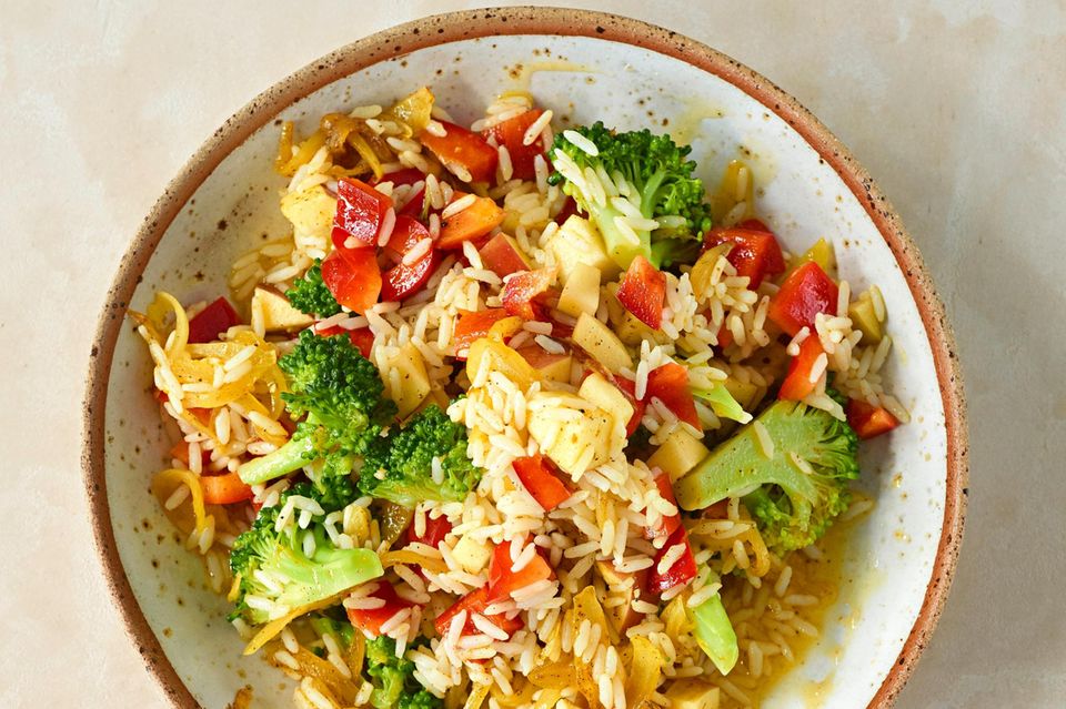 Reissalat mit Brokkoli und Paprika