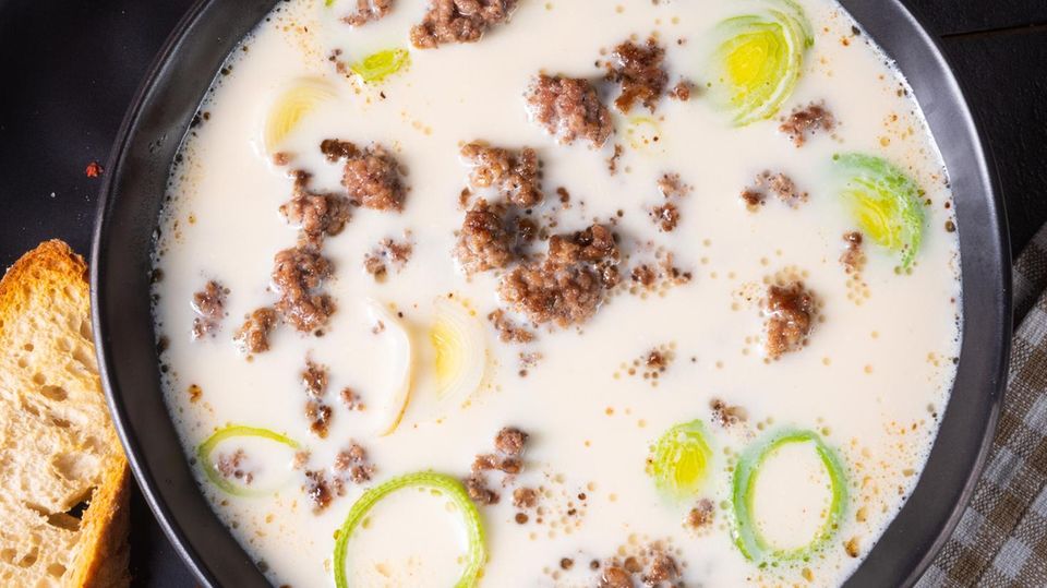 Käse Lauch Suppe Mit Hackfleisch Essen Und Trinken