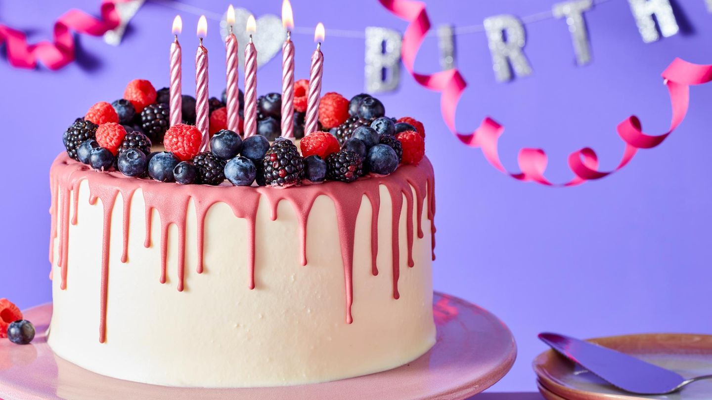Waldbeeren-Drip-Cake: Torte für Geburtstag oder Hochzeit