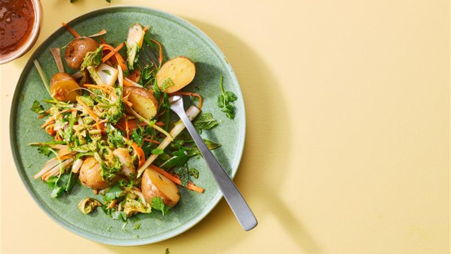 Schneller Kimchi-Salat mit Kartoffeln: aromatisch & leicht