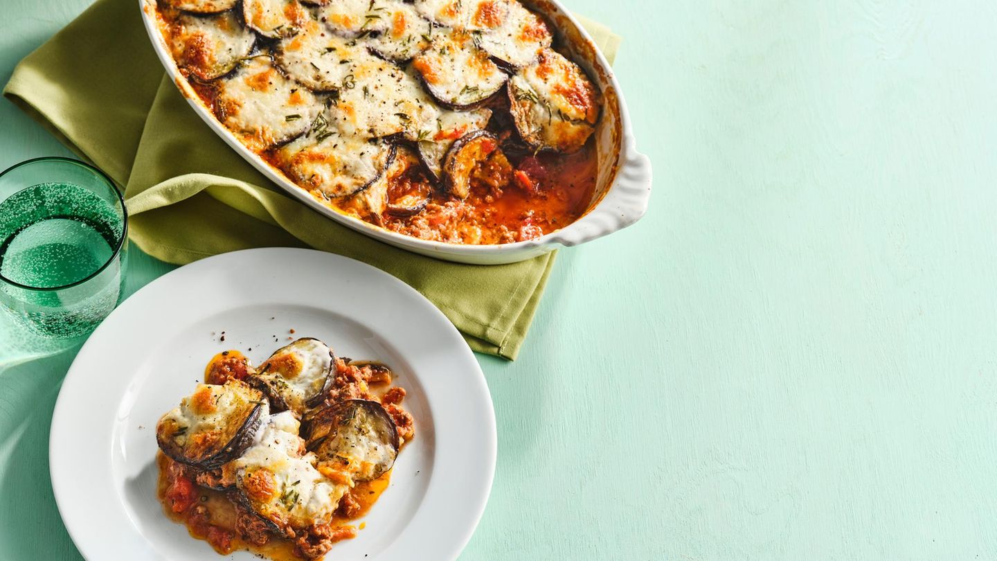Low-Carb-Moussaka mit Aubergine und Mozzarella: Auflauf für Urlaubsgefühle