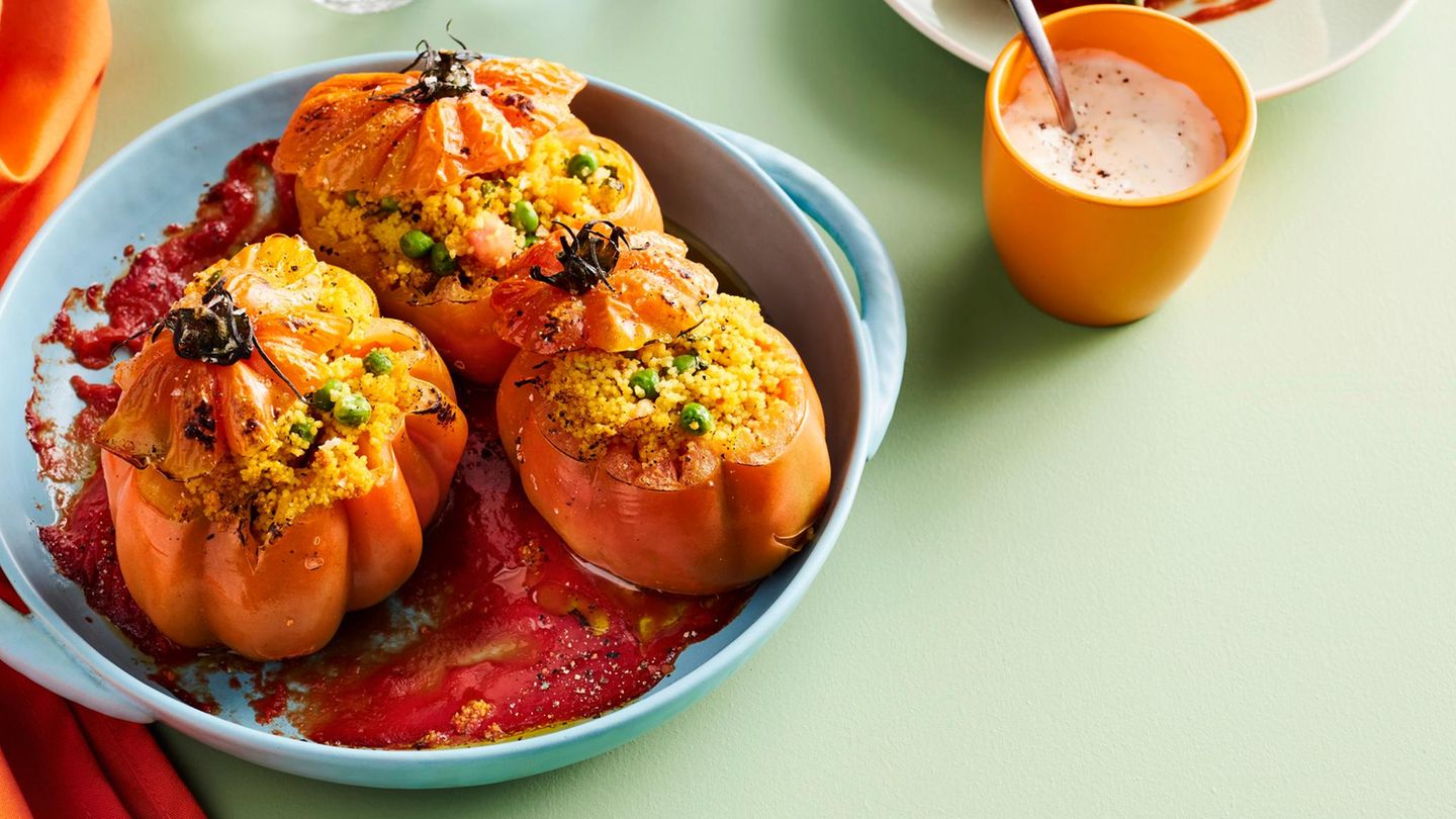Gefüllte Couscous-Tomaten: sommerlich & fettarm