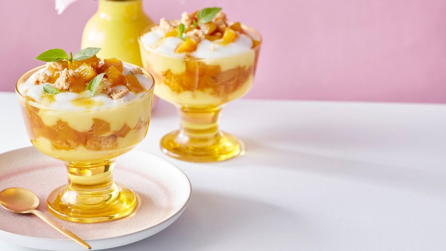 Pfirsich-Kompott mit Kokosjoghurt: Sommer im Glas