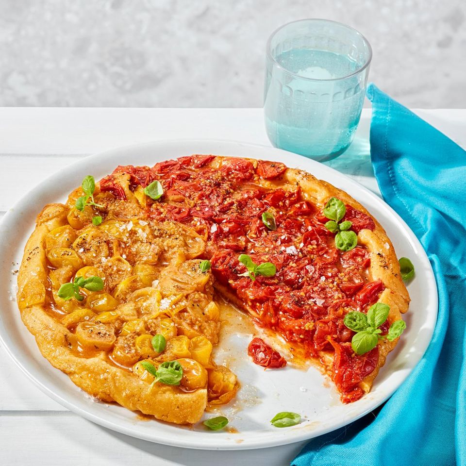 Schnelle Tomaten-Tarte: vegetarisch &amp; sommerlich - [ESSEN UND TRINKEN]