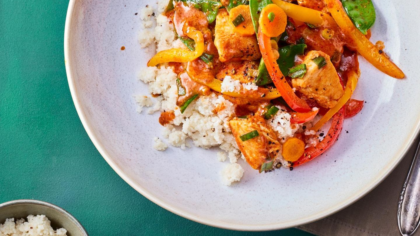Rotes Thai-Curry mit Blumenkohl-Reis: Low Carb Mittagessen