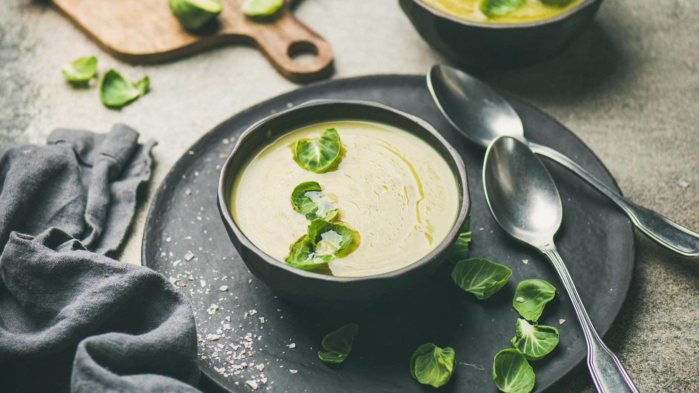 Rosenkohlsuppe: cremig, einfach & lecker