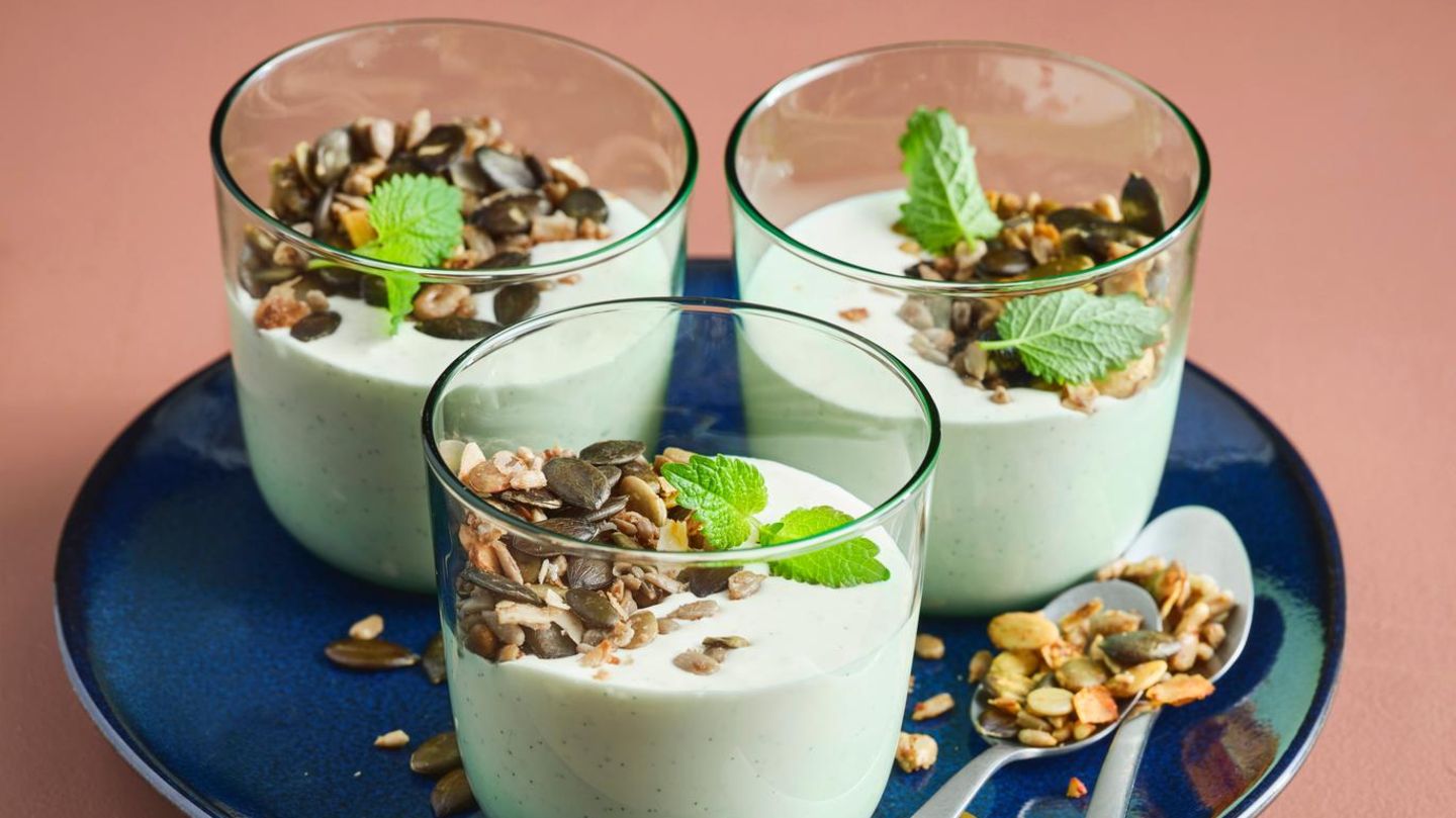 Cheesecake-Creme mit Kürbiskern-Granola: schnelles Dessert