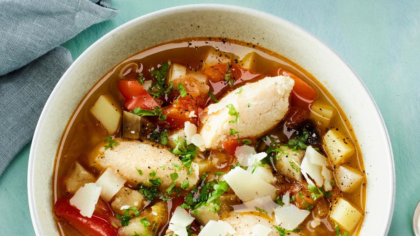 Gemüseeintopf mit Nussnocken: gesund & raffiniert