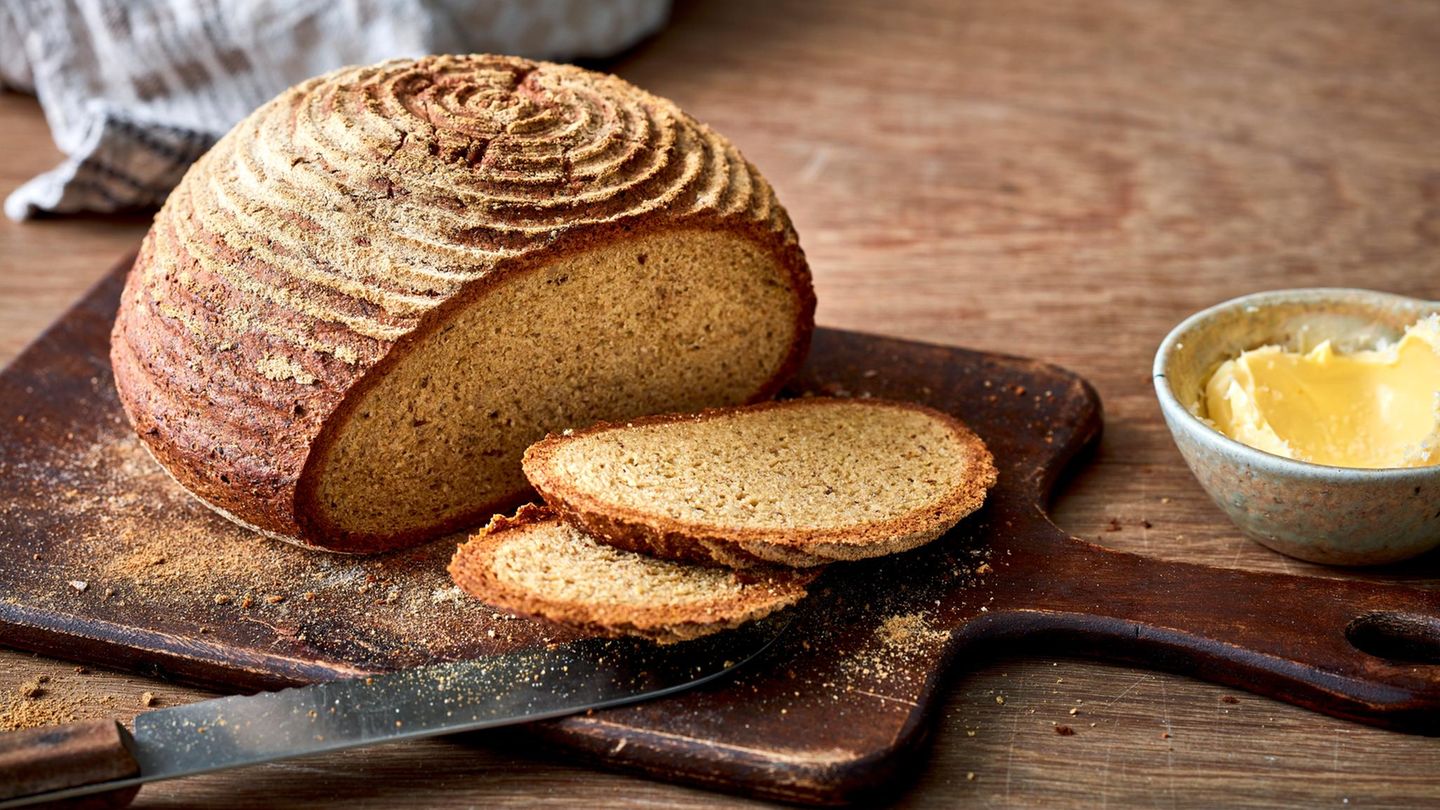 Low-Carb-Krustenbrot: Brot selber backen