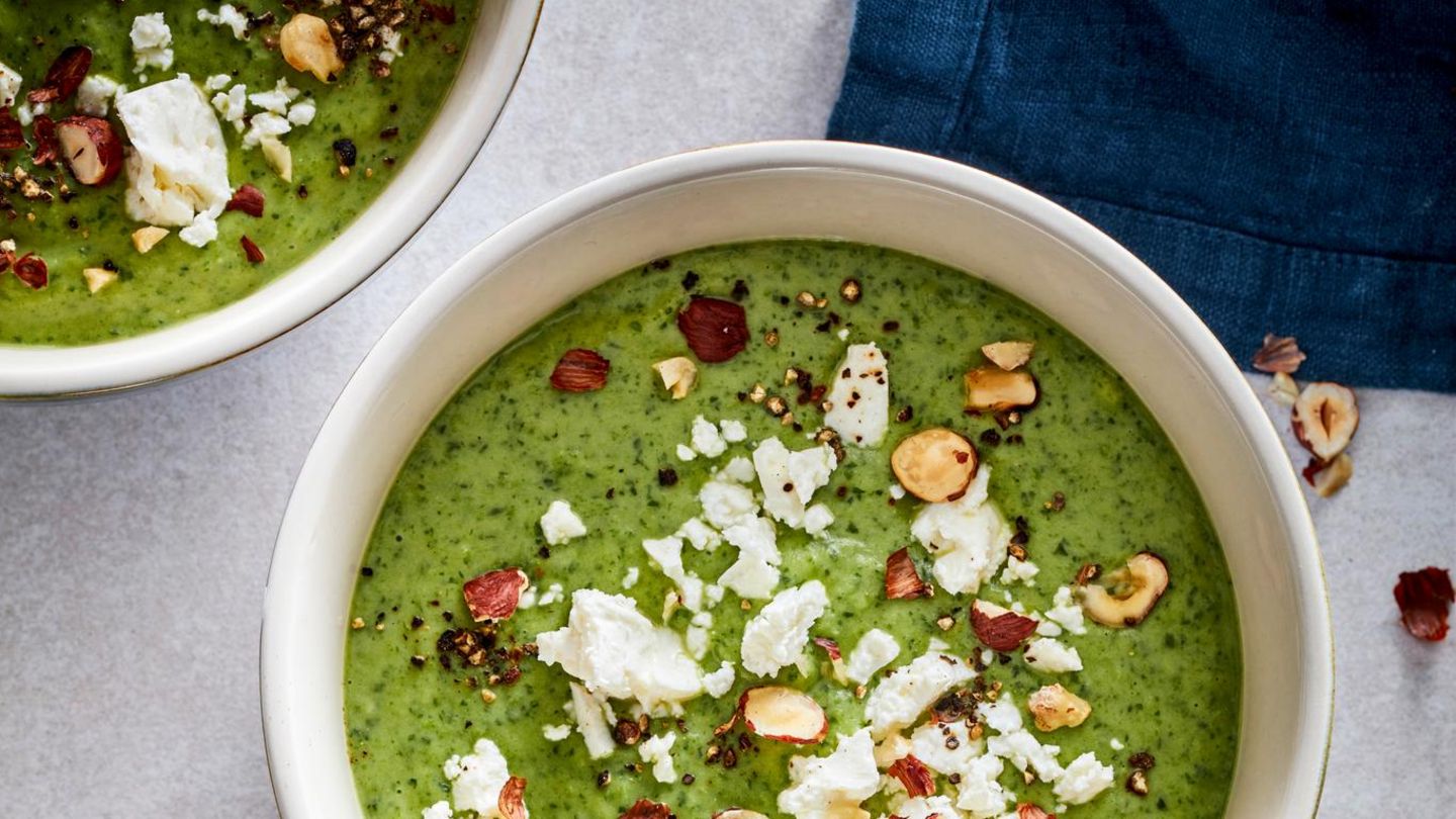 Feldsalatsuppe mit Feta: vegetarisch & schnell