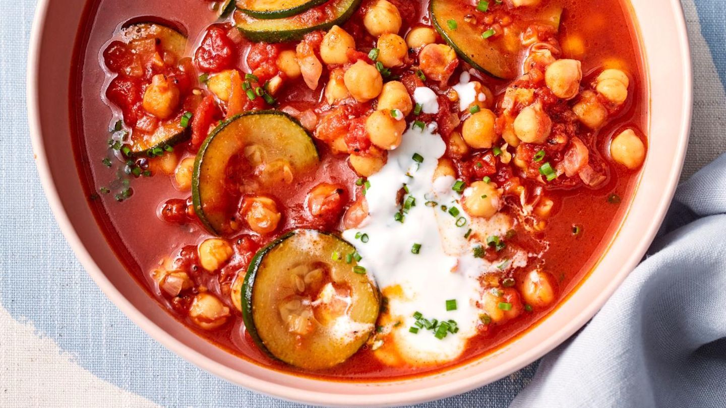 Kichererbsen-Eintopf mit Tomaten: schnell & partytauglich